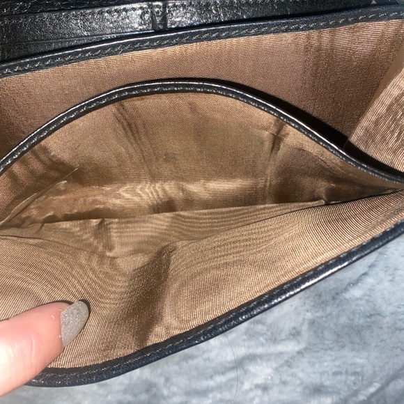 CHLOE BLACK WALLET WITH GOLD BOW DETAIL ON FRONT PRE LOVED - Picture 7 of 16